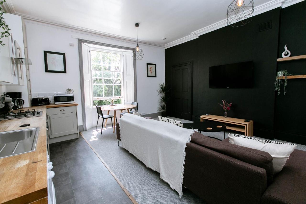 Peaceful Apartment - Dedicated Free Parking - Walk To Centre, Uni, Hosp - Business And Leisure - Contact For Long Stays 埃克塞特 外观 照片